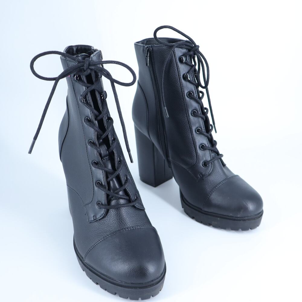 Express Heeled Moto Boots Black Faux Leather Lace Up Blocked Heel Women's 10